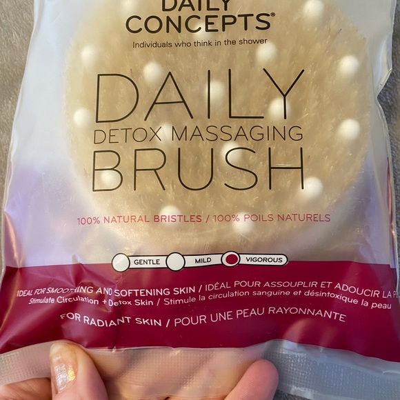 Daily Concepts detox massaging brush - Picture 2 of 4